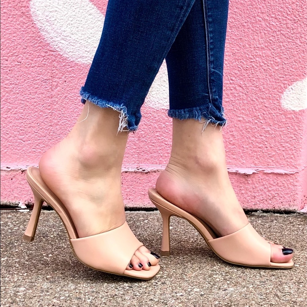 ⚡FINAL SALE! Nude Blush Vegan Leather Mule Heels - Picture 5 of 6